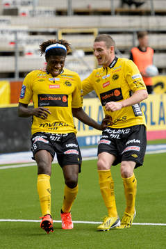 Jubel hos Elfsborgs Mohamed Bangura och James Keene