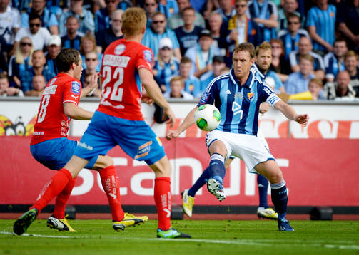 Djurgårdens kapten Andreas Johansson i matchen mellan