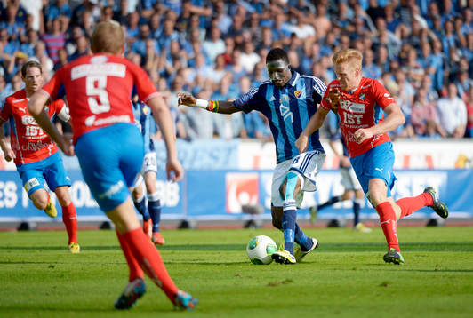 Daniel Amartey och Josef Elvby i matchen mellan Djurgården