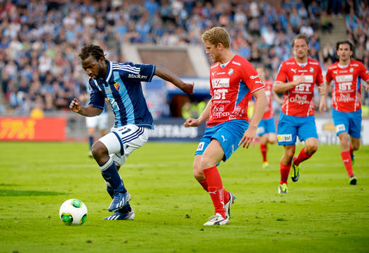 Amadou Jawo och Stefan Karlsson  i matchen mellan