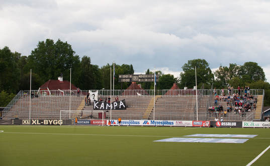 Bortasupporters, bortaklack, liten, på egen läktare
