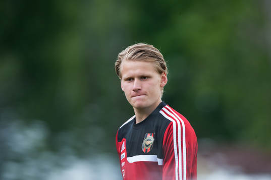 Jacob Une Larsson, Brommapojkarna