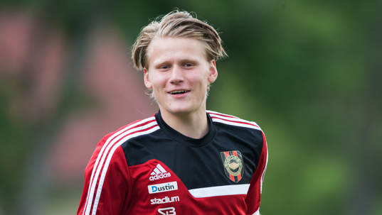 Jacob Une Larsson, Brommapojkarna