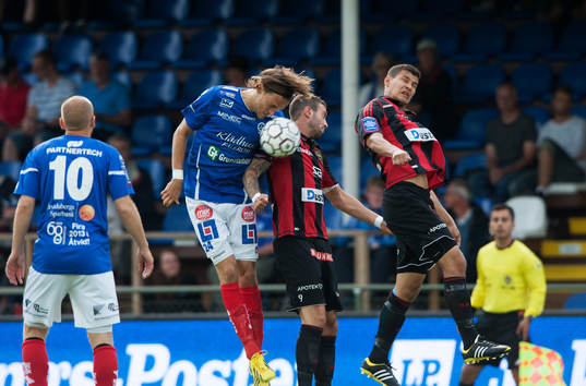 Höjdduell med flera spelare, Daniel Sjölund och Tom