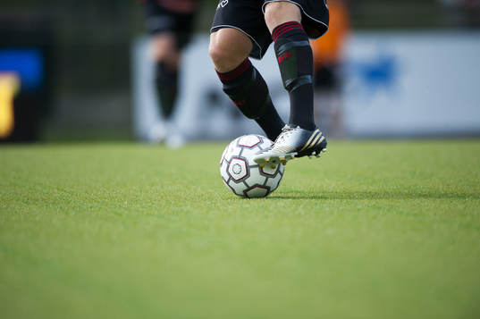 Fot, boll, fotbollsskor Adidas, bollkontroll