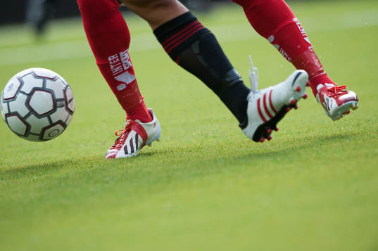 Fot, boll, fotbollsskor Adidas, bollkontroll