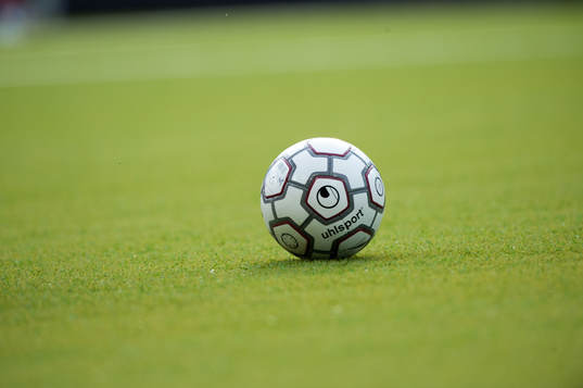 Fotboll, boll, Uhlsport, gräs