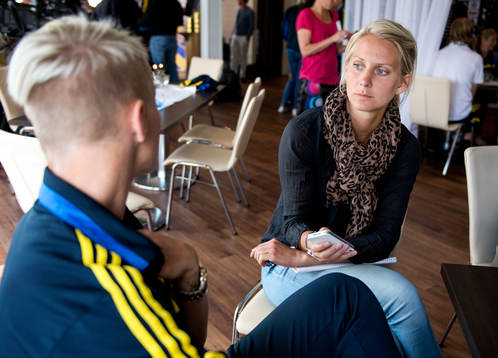 Malin Jonsson, journalist på Göteborgs Posten, intervjuar