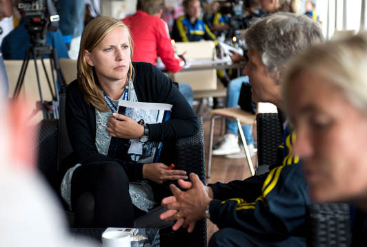 Johanna Reimers, journalist på Expressen, intervjuar Pia