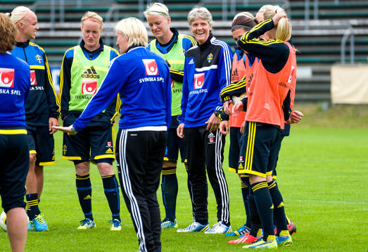 Sveriges Caroline Seger, Nilla Fischer, förbundskapten Pia