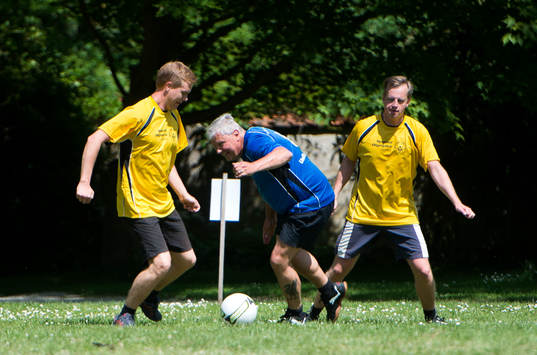 Gustav Fridolin, Lars Ohly och Mikael Damberg spelar en