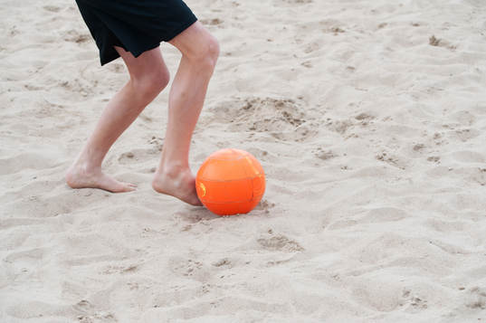 Sand, beachsoccerplan, boll, fot, fötter