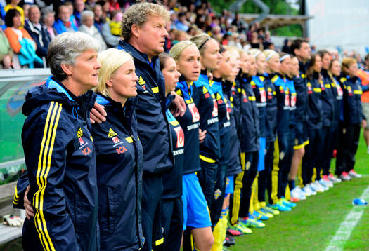 Sveriges förbundskapten Pia Sundhage och assisterande