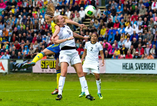 Sveriges Kosovare Asllani i nickduell med Englands Sophie