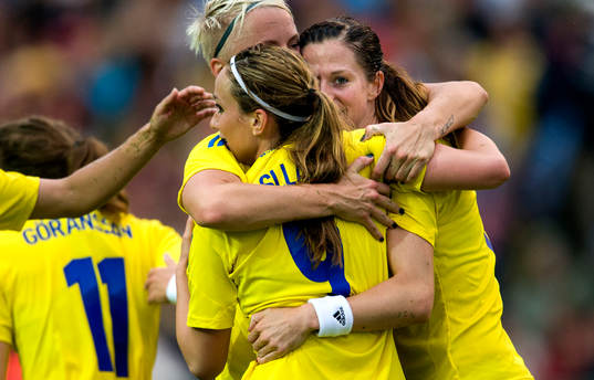 Sveriges Nilla Fischer, Kosovare Asllani och Lotta Schelin