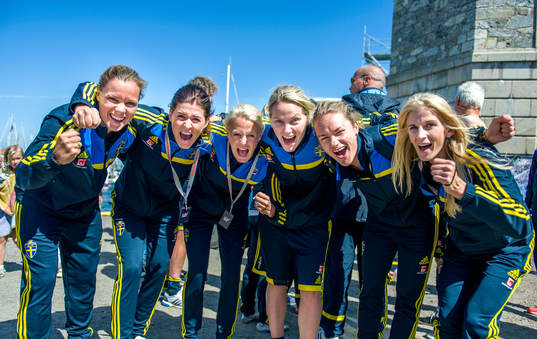 Sara Thunebro, Olivia Schough, Josefine Öqvist, Lisa