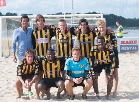 Bakre raden fr.v., Collin Ribba, Simon Omari, Theo