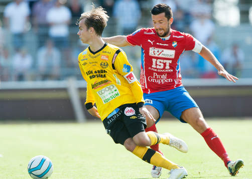 Robin Strömberg, Mjällby, mot Denis Velic, Öster, i