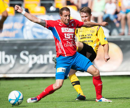 Kenny Pavey, Öster,och Robin Strömberg, Mjällby,  i