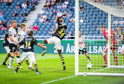 s Henok Goitom klackar in 1-0 i