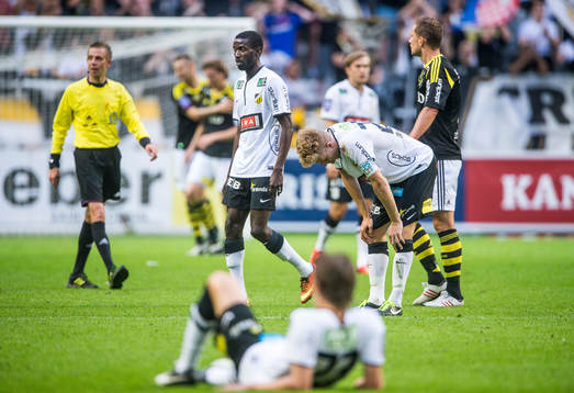 Häckens Dioh Williams och Simon Gustafson deppar