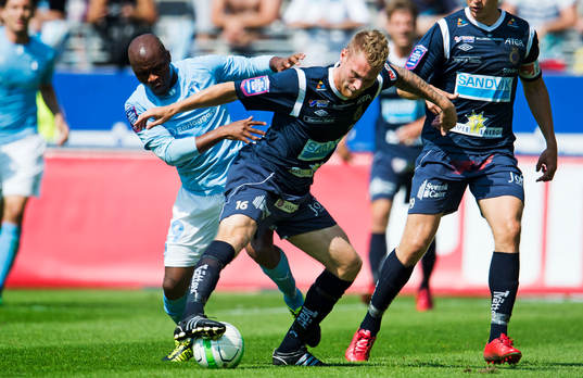 Malmö FFs Tokelo Rantie och Gefles David Fällman i