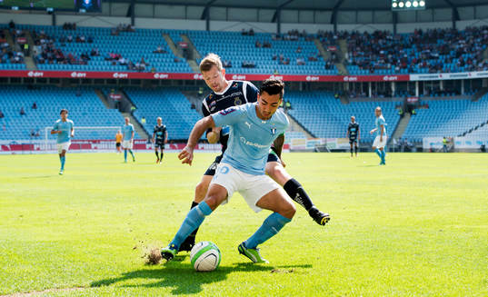 Gefles Jonas Lantto och Malmö FFs Jiloan Hamad  i