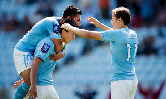 Malmö FFs Miiko Albornoz har gjort 3-1 och Jiloan Hamad