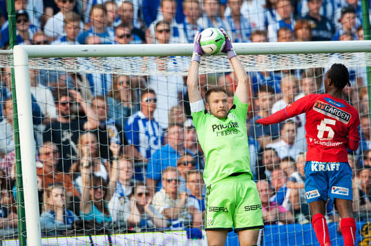 John Alvbåge, målvakt, IFK Göteborg, greppar bollen i