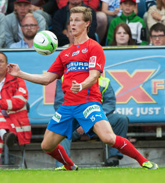 Emil Krafth, Helsingborg, nedtagning på bröstet, i