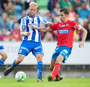 Robin Söder, IFK Göteborg och Loret Sadiku, Helsingborg, i