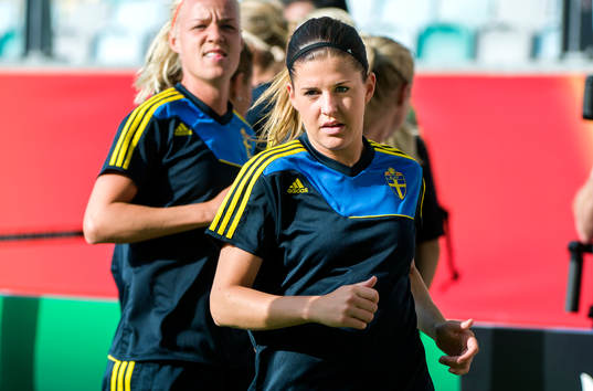 Sveriges Olivia Schough värmer upp