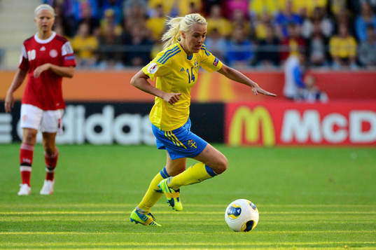 Sveriges Josefine Öqvist i matchen mellan Sverige och
