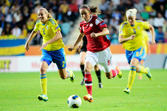 Sveriges Charlotte Rohlin Nilla Fischer och Danmarks Julie