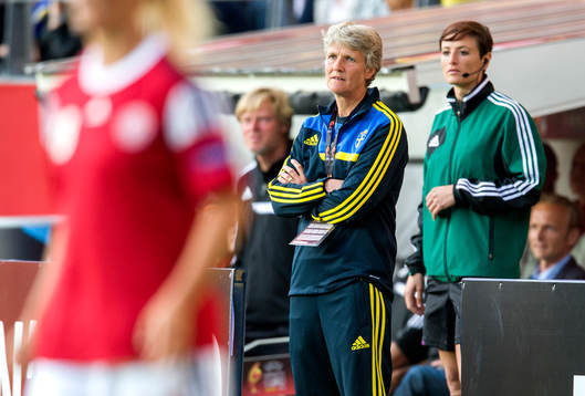 Sveriges förbundskapten Pia Sundhage i matchen mellan