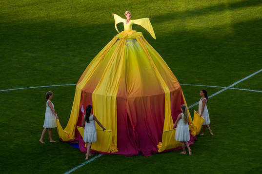 Invigning innan matchen mellan Sverige och Danmark