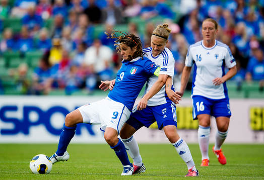 Italiens Patrizia Panicio och Finlands Laura Kivistö