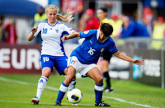Finlands Emmi Alanen och Italiens Elisa Bartoli