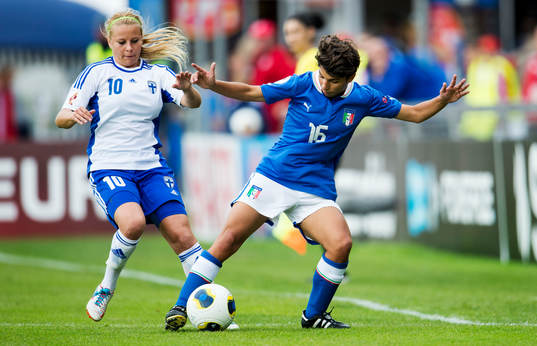 Finlands Emmi Alanen Italiens Elisa Bartoli