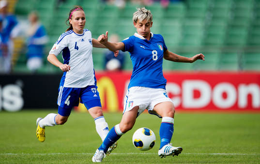 Finlands Susanna Lehtinen och Italiens Melania Gabbiadini