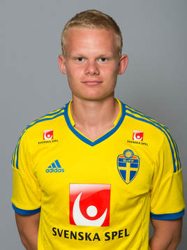 Nils Dirke spelar i det svenska P17 landslaget i fotboll