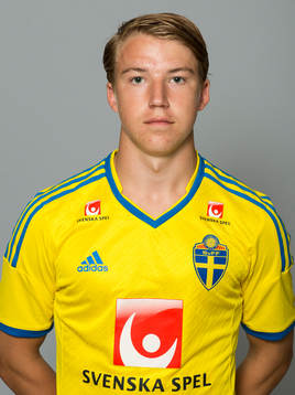 Oscar Larsson spelar i det svenska P17 landslaget i fotboll