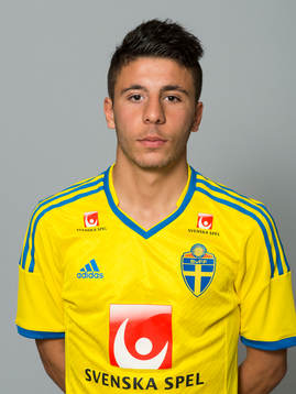 Charbel Mirza spelar i det svenska P17 landslaget i fotboll