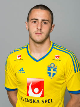Amel Rastoder spelar i det svenska P17 landslaget i fotboll
