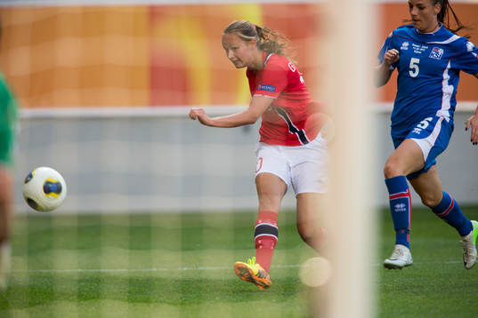 Caroline Hansen, Norge, Hallbera Gísladóttir, island