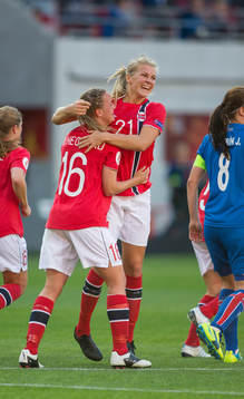 Kristine Hegland, Norge, Ada Hegerberg, Norge, Jubel
