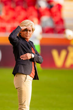 Tysklands förbundskapten, Silvia Neid innan matchen mellan