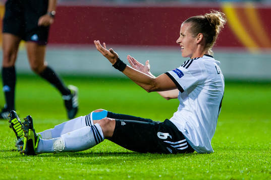 Tysklands Simone Laudehr är besviken