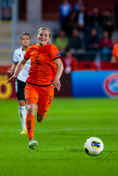 Claudia van