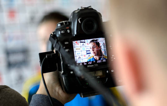 Sveriges Olivia Schough blir intervjuad